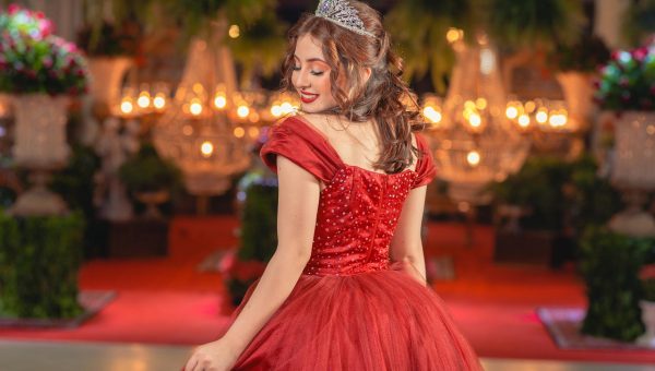Iulia Vântur a oprit toate privirile la amfAR Cannes Gala 2026! Rochia spectaculoasă care a cucerit covorul roșu