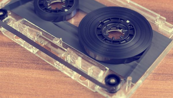 Nostalgia anilor 2000 în România: muzica, vedetele și momentele TV care au definit o generație