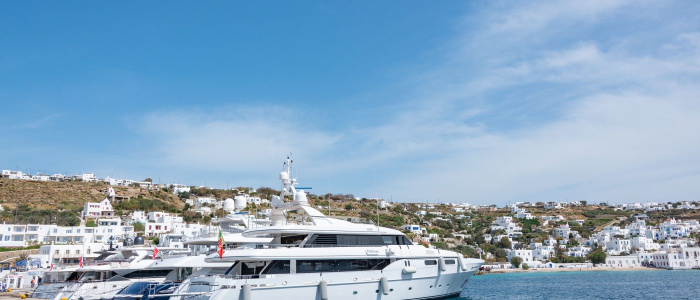 Simona Halep, surprinsă în vacanță la Mykonos alături de afaceristul Dorin Mateiu