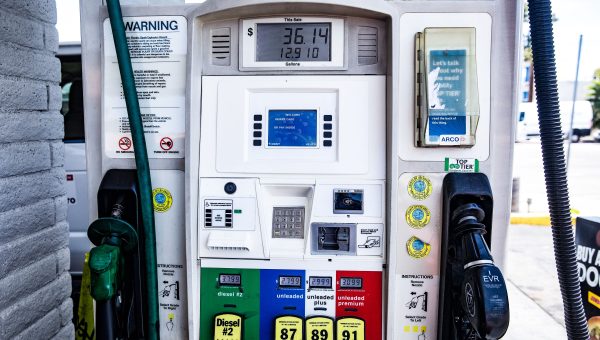 Val de scumpiri în iunie 2026: inflația spre 11%, benzina aproape de 10 lei și plafonarea la alimente