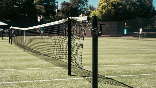 Wimbledon 2026: Linda Noskova, campioană într-o finală cehă istorică, iar Sinner luptă pentru titlu