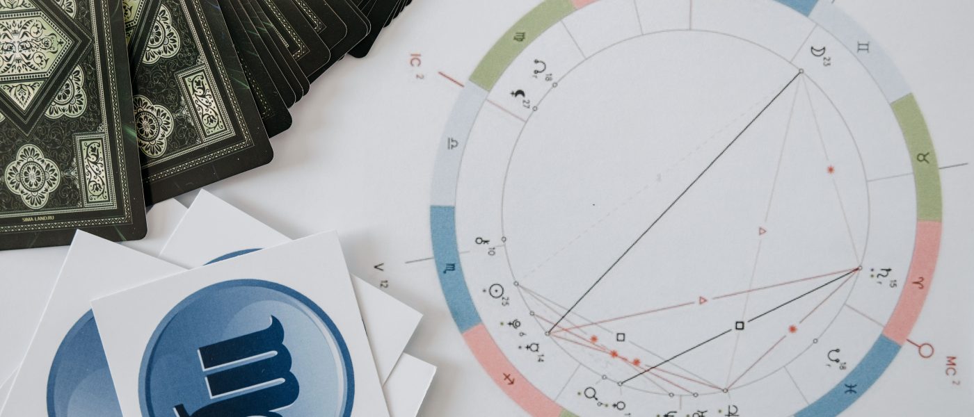Ascendentul în astrologie: ce este, cum îl afli și ce spune despre tine